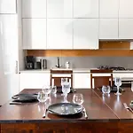 2ndhomes Gorgeous 2br With Sauna In The Center