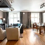 Апартаменты 2ndhomes Gorgeous 2br With Sauna In The Center