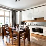 דירה 2ndhomes Gorgeous 2br With Sauna In The Center