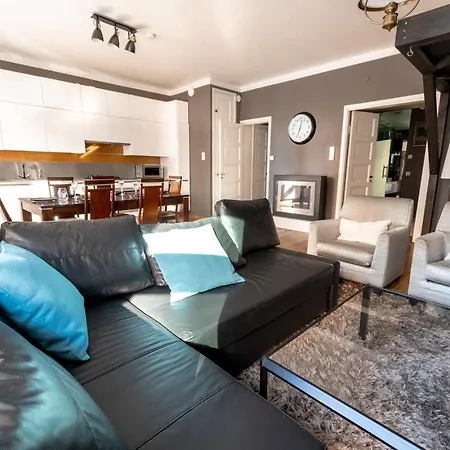 2ndhomes Gorgeous 2br With Sauna In The Center Lejlighed Helsinki
